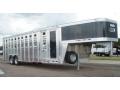28ft livestock trailer w/dressing room 