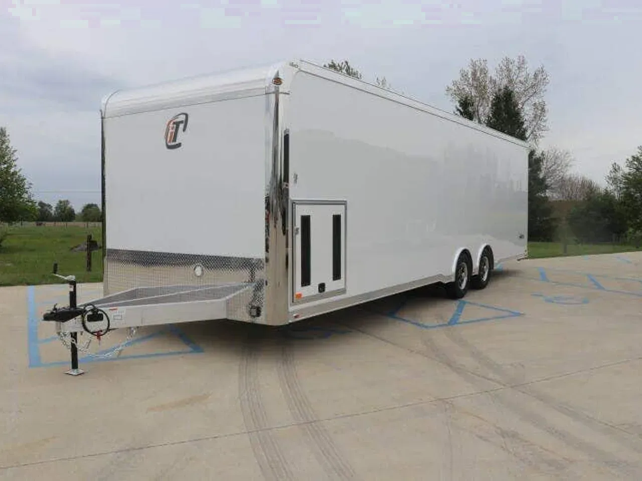 023631 ON ORDER - 2026 inTech All-Aluminum 8.5' x 28' Car / Racing Trailer Car Hauler Trailer