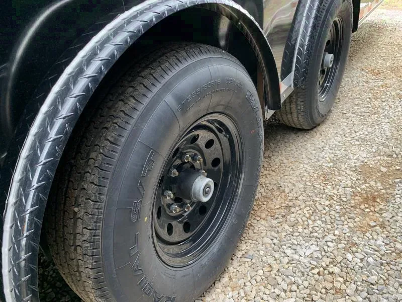 2025 8.5x34 Enclosed Auto Trailer - Bowling Green, KY