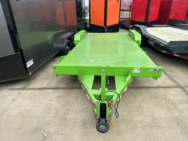 Used Auto Trailer 8.5 x 20 - Clarksville, TN