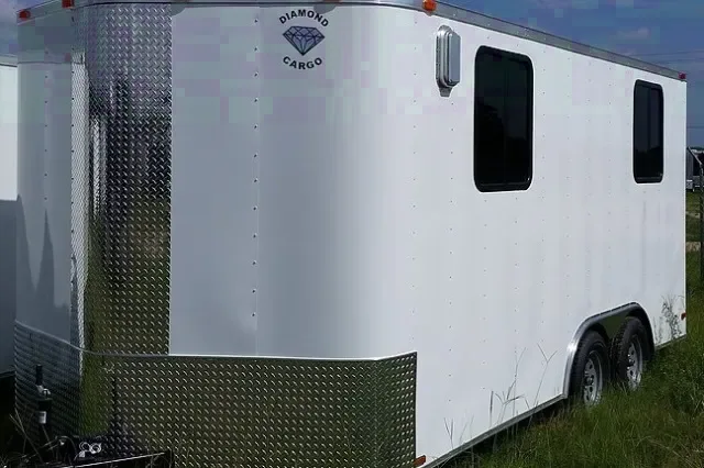 24FT TA 3500  AXLES ROUNDED V AND SIDE WINDOWS