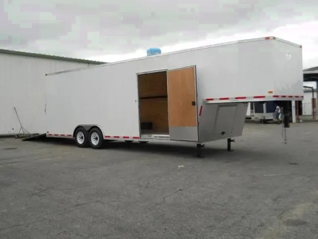 WHITE 8.5X32 GOOSENECK CAR HAULER. 2025