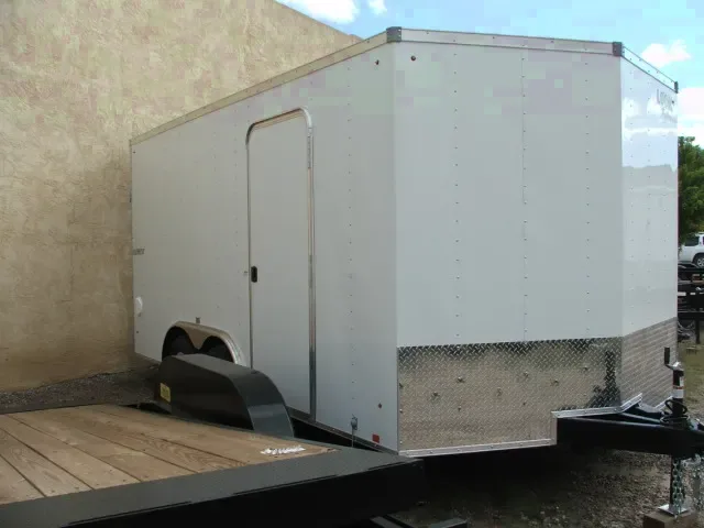 16FT ENCLOSED TANDEM 3500LB AXLE AUTO TRAILER