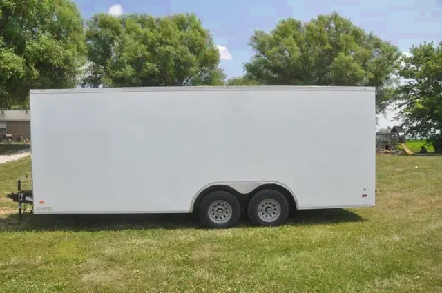 20FT WHITE V-NOSE CAR HAULER