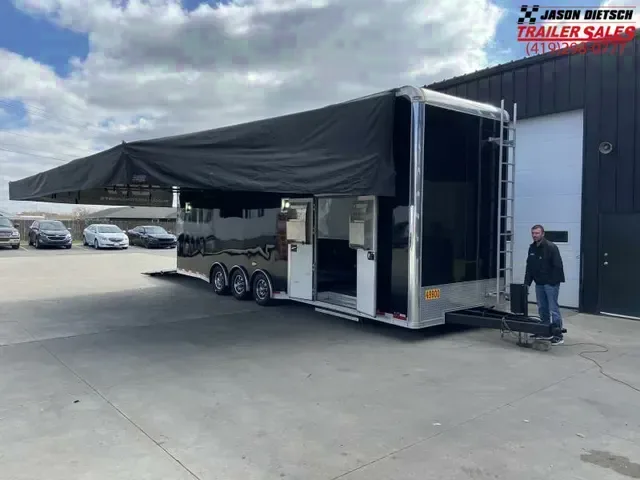 United USH 8.5x30 Race Trailer