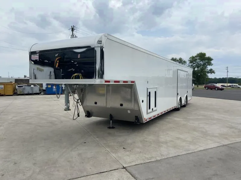 2017 inTech 8.5x40 Gooseneck Race Trailer - Edgerton, OH