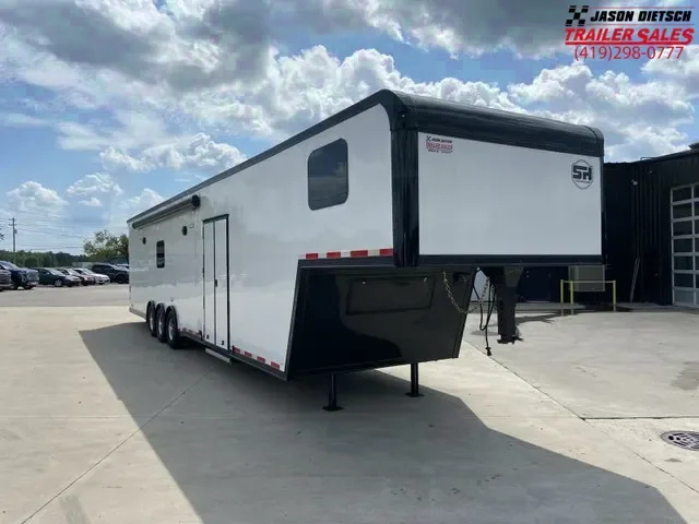 New 2025 United USH 44' Gooseneck Race Trailer with Living Amenities
