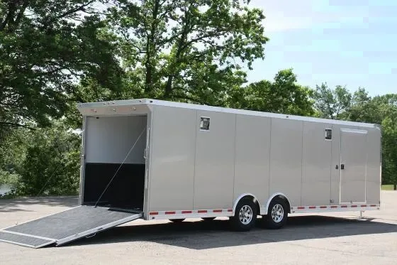 SILVER 28FT ALUMINUM RACE DELUXE