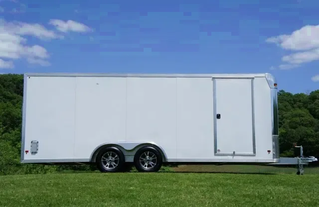 20FT WHITE FLAT FRONT CAR HAULER W/ ESCAPE DOOR