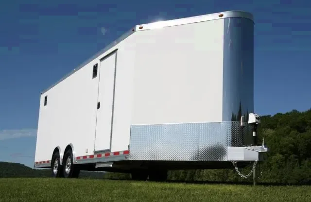 24FT WHITE ALUMINUM-FINISHED INTERIOR