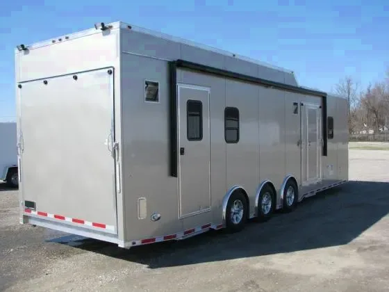 SILVER 32FT w/ SLIDE OUT TOY HAULER