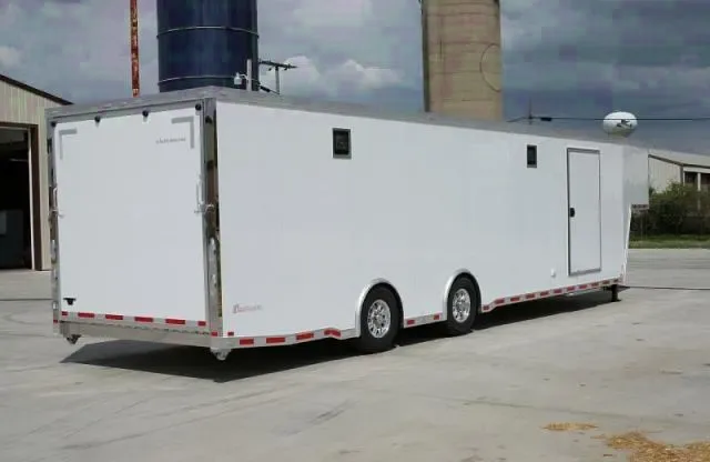40FT WHITE GN ENCLOSED CAR HAULER
