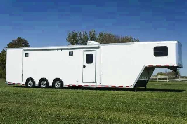 40FT ENCLOSED AUTO TRAILER W/RESTROOM PACKAGE