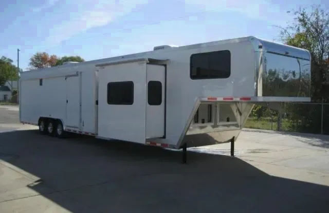 46FT ALUMINUM GOOSENECK W/ SLIDEOUT