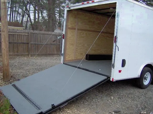 18ft White  Enclosed Auto Hauler