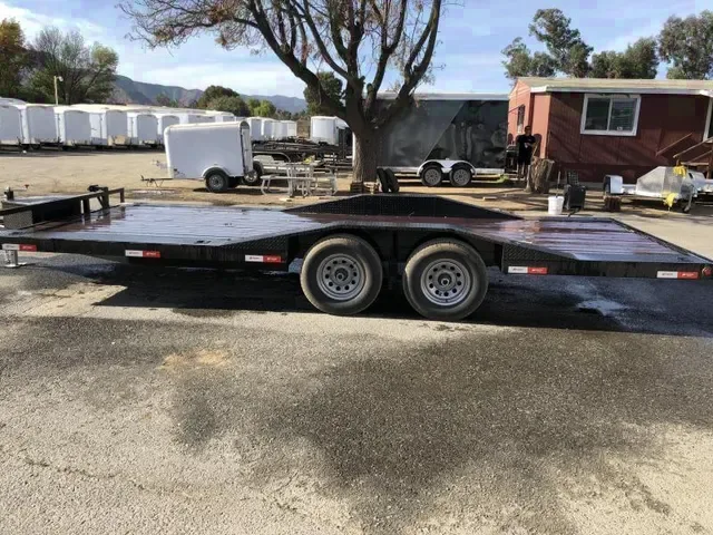 2020 Playcraft MD 20 Auto Hauler with Drive-Over Fenders