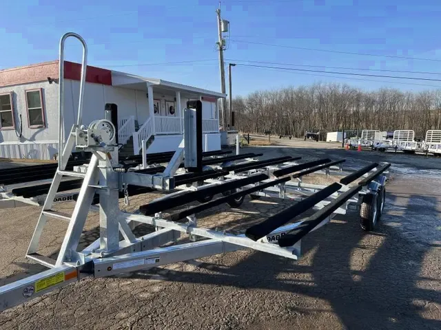 New 2025 Load Rite 24'-26' Tritoon/Pontoon Boat Trailer - Make an Offer!