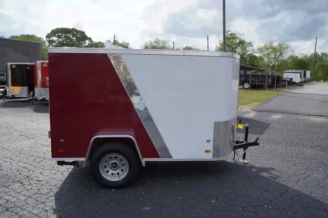 8FT  MAROON/WHITE WITH SINGLE REAR DOOR