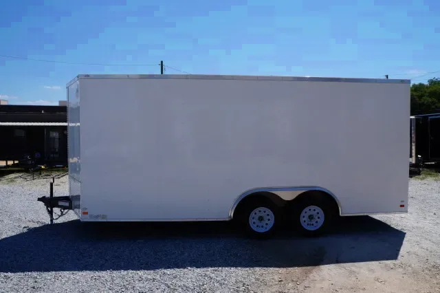 24FT ENCLOSED - WHITE V-NOSE