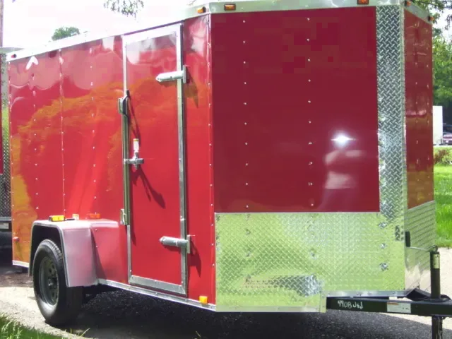 12FT CARGO TRAILER W/ V-NOSE  AND RAMP-RED