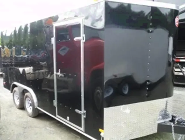 Cargo 16ft - Black V-Nose with Ramp