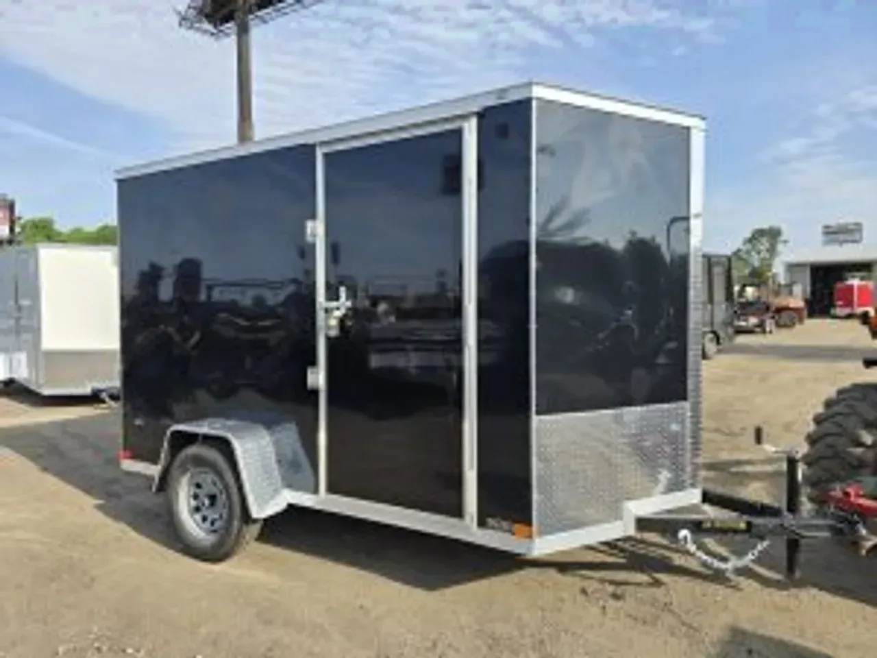 Enclosed 2026 6X10 Covered Wagon Trailers 6×10 Ramp door Gold Series White