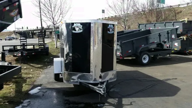 Black 8ft v-nose cargo w/Ramp Gate