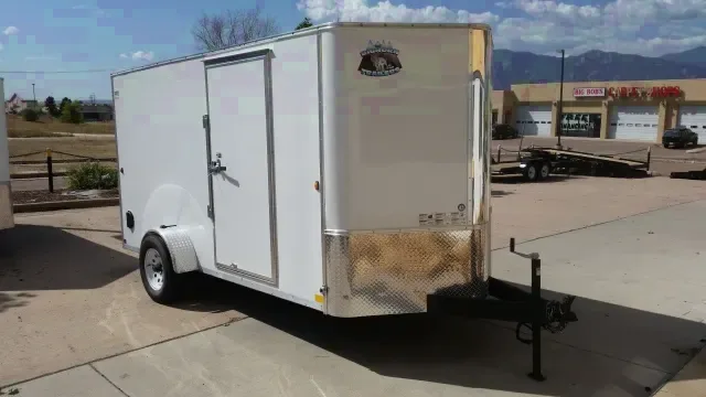 White V-nose12ft Cargo w/Ramp