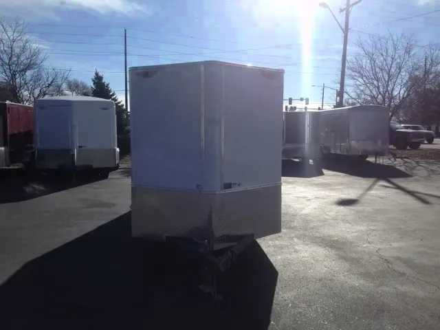 12ft White V-Nose-Ramp