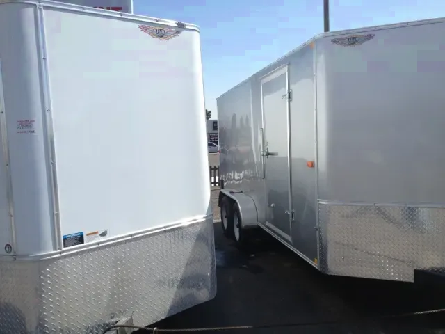 16ft v-nose Silver Semi-Smooth skin Cargo-ramp