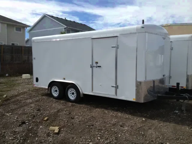 16ft enclosed trailer-Semi-Smooth Skin