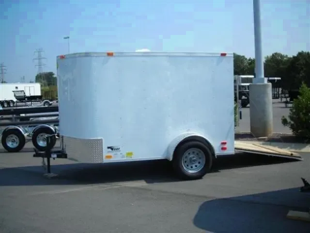 8ft Enclosed Cargo With V-nose White
