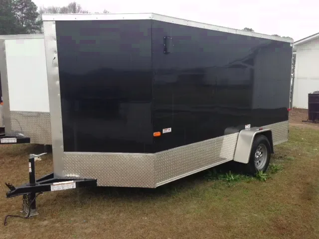 10FT BLACK CARGO WITH V-NOSE W/WRAP AROUND DIAMOND PLATING