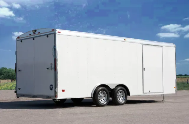 White Flat Front V-Nose 24ft