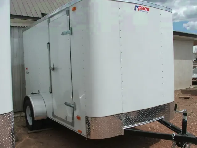 10FT WHITE CARGO WITH REAR RAMP DOOR