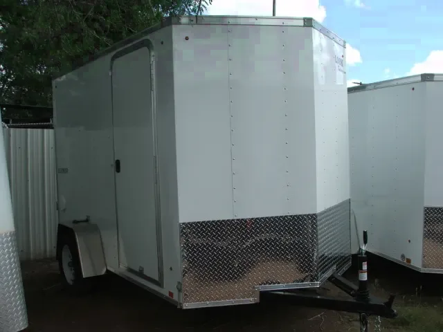 10FT SINGLE AXLE CARGO WITH REAR RAMP AND V-NOSE