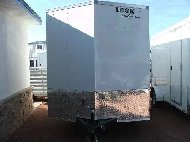 14FT WHITE FLAT FRONT WITH SIDE WINDOW AND REAR RAMP