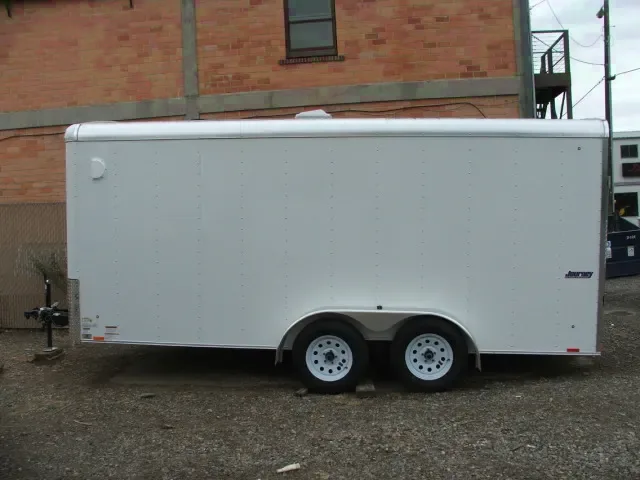 16FT  WHITE TANDEM AXLE FLAT FRONT