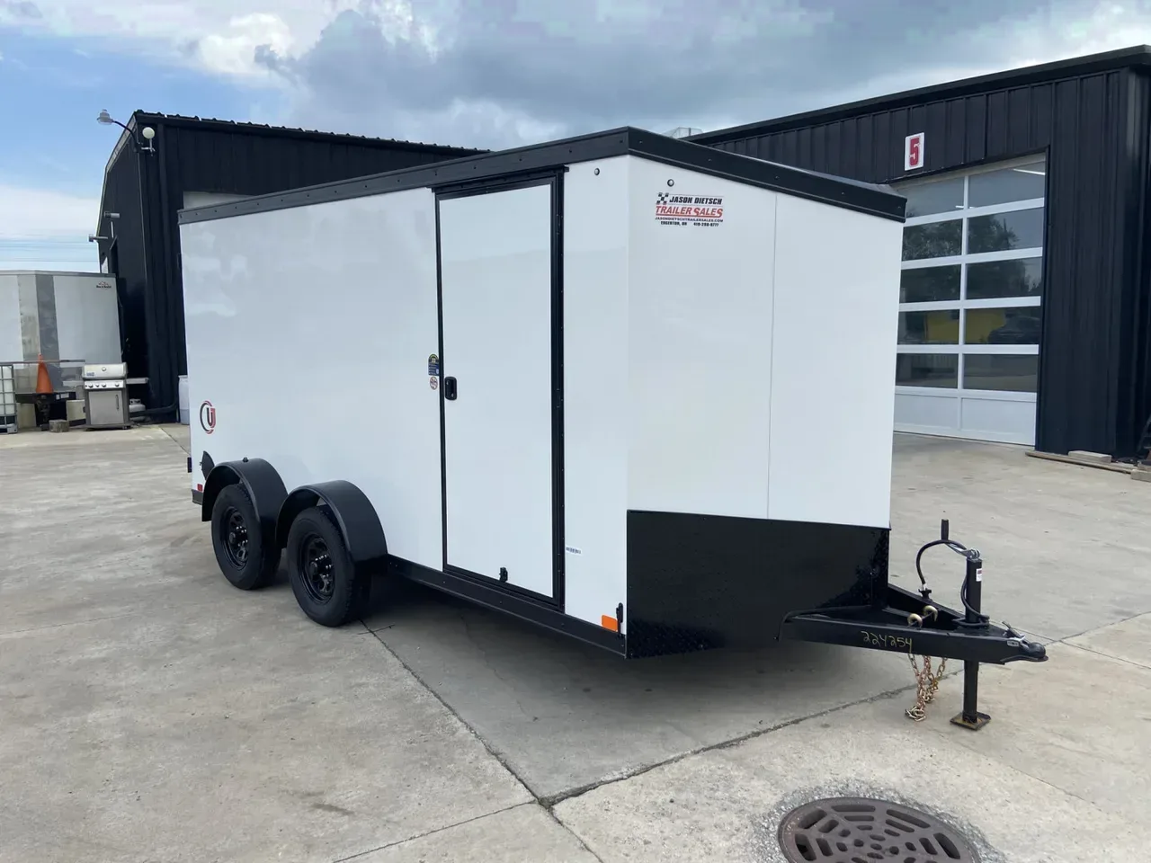 United UJ-S 14' V-Nose Enclosed Cargo Trailer