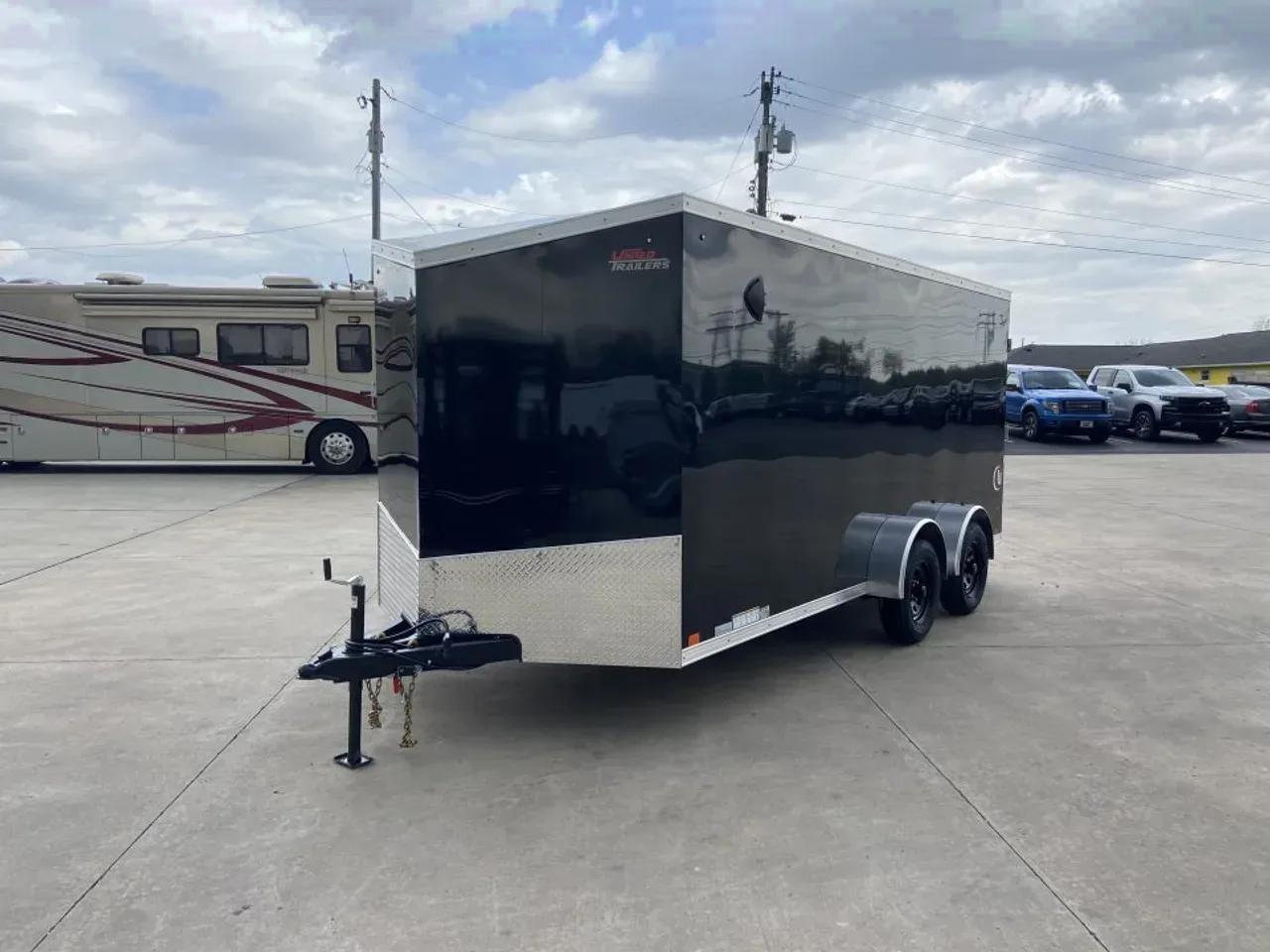 United UJ-S-7X16 Enclosed Trailer