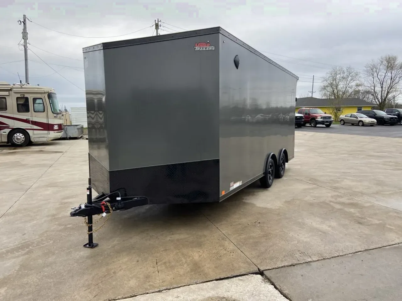 United UJ-8.5X18 Enclosed Trailer
