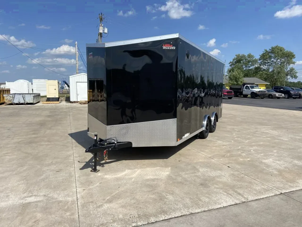 United UJ-8.5X18 Enclosed Trailer