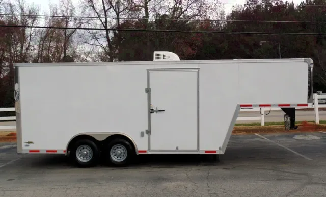 24ft Gooseneck, 16ft Floor, Tandem 7K