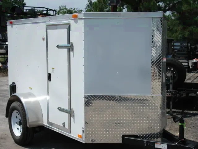 8FT WHITE S.A. CARGO TRAILER WITH V-NOSE