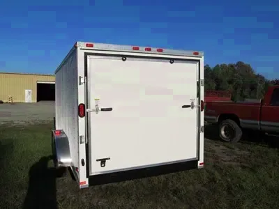 18ft White V Nose Enclosed : Cargo Trailer