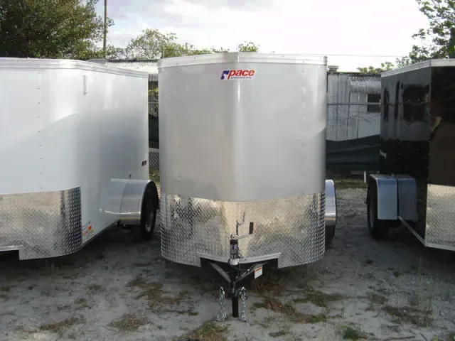 8FT SILVER V-NOSE WITH RAMP