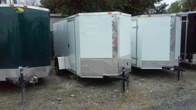 12FT WHITE V-NOSE SINGLE AXLE