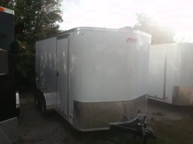 12ft TANDEM AXLE WHITE V-NOSE