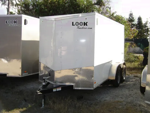 SINGLE AXLE WHITE 12FT WITH WEDGE FRONT