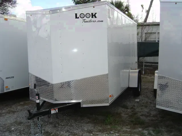 12FT WHITE SINGLE AXLE WEDGE FRONT CARGO